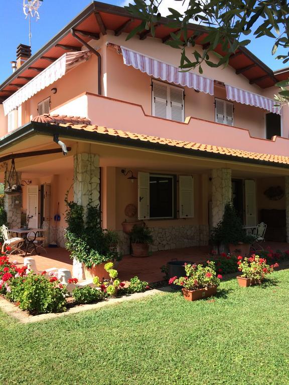 B&B Il Portico Sarzana Bagian luar foto