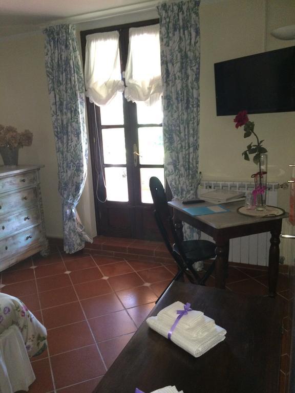 B&B Il Portico Sarzana Bagian luar foto