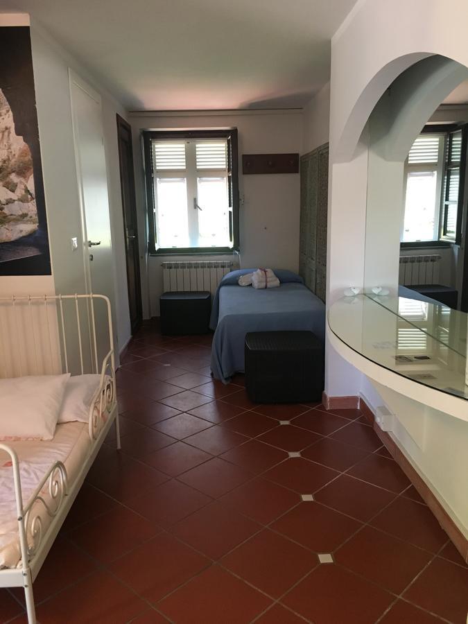 B&B Il Portico Sarzana Bagian luar foto